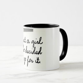 Gerade ein Mädchen, das sich entschied, für es zu Tasse