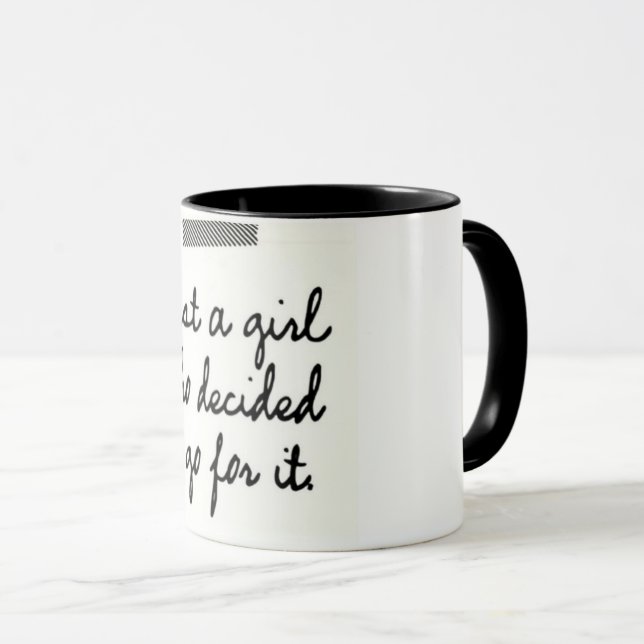 Gerade ein Mädchen, das sich entschied, für es zu Tasse (VorderseiteRechts)