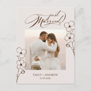 Gerade erst verheiratet Beige Kalligrafie-Foto-Ank Postkarte