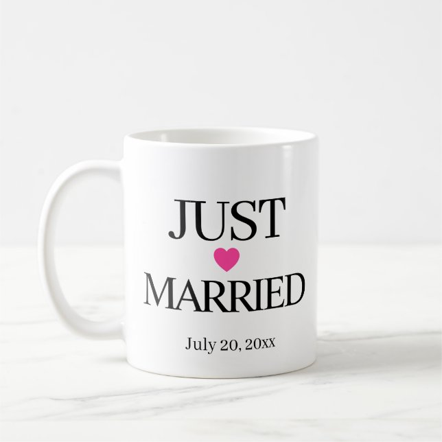 Gerade geheiratet mit individuellem Datum  Kaffeetasse (Links)
