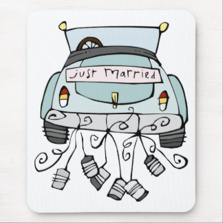 Gerade schleppende Dosen des verheirateten Autos Mousepad