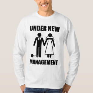 Gerade verheiratet, unter neuem Management T-Shirt
