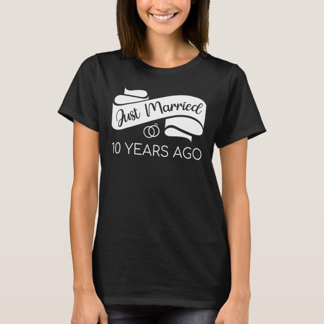 Gerade vor 10 Jahren verheiratet V T-Shirt (Vorderseite)