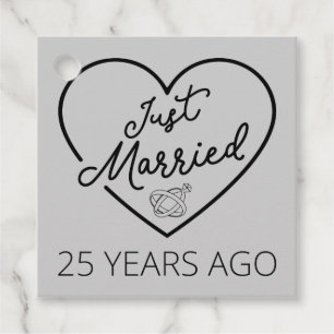 Gerade vor 25 Jahren geheiratet III Geschenkanhänger