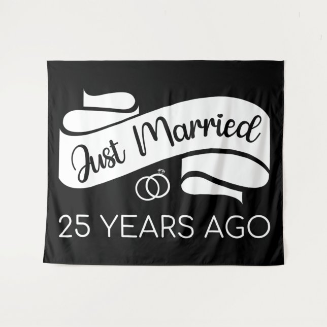 Gerade vor 25 Jahren verheiratet V Wandteppich (Vorderseite (Horizontal))