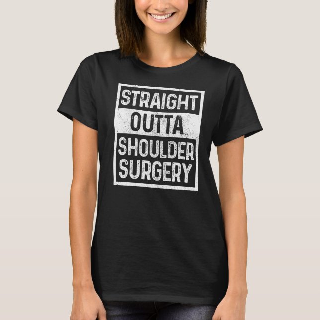 Gerader Outta Schultersatz-Operation T-Shirt (Vorderseite)