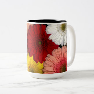 Gerbera Daisy Mug avec toutes les couleurs des fle