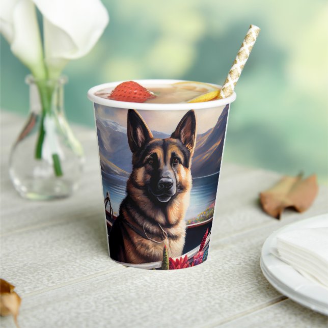 German Shepherd on a Paddle: Ein Landschaftliches  Pappbecher (In Situ)