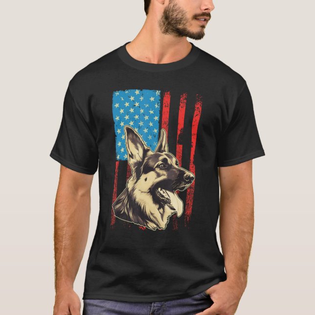 German Shepherd USA American Flag 4th of July Grun T-Shirt (Vorderseite)
