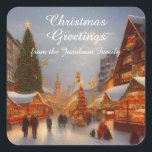 German Style Christmas Market - Grüße Kitsch Quadratischer Aufkleber<br><div class="desc">Weihnachts Grüße! Ein nostalgisches kitschiges Design,  das viele Dorfbewohner in einem schneebedeckten Dorf mit einem Weihnachtsmarkt im deutschen Stil begeistert. Fühlen Sie sich frei,  um die Hauptgrüße,  und (natürlich) Ihren eigenen Familiennamen anpassen.</div>