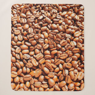 geröstete aromatische Kaffeebohnen im Sonnenlicht, Sherpadecke