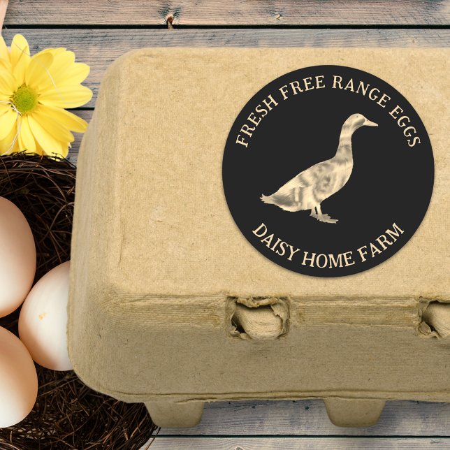 Geschäft mit frisch geernteten Eiern Runder Aufkleber (Fresh free range duck egg box stickers with cute duck and personalized small business name)