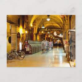 Geschäfte unter einem Portico in Bologna, Italien Postkarte