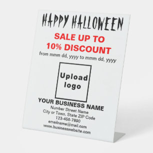 Geschäfts-Halloween-Angebot auf weißem Podest-Schi Sockelschild