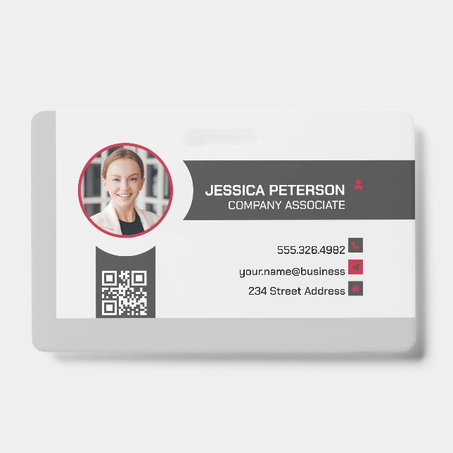 Geschäftsfrau lächelt | Unternehmen | QR-Code Ausweis (Vorderseite)