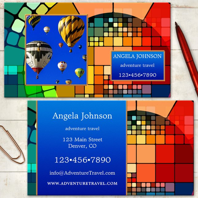 Geschäftskarte für farbiges geometrisches individu visitenkarte (Artistic business card template featuring your photo on a colorful geometric abstract design)
