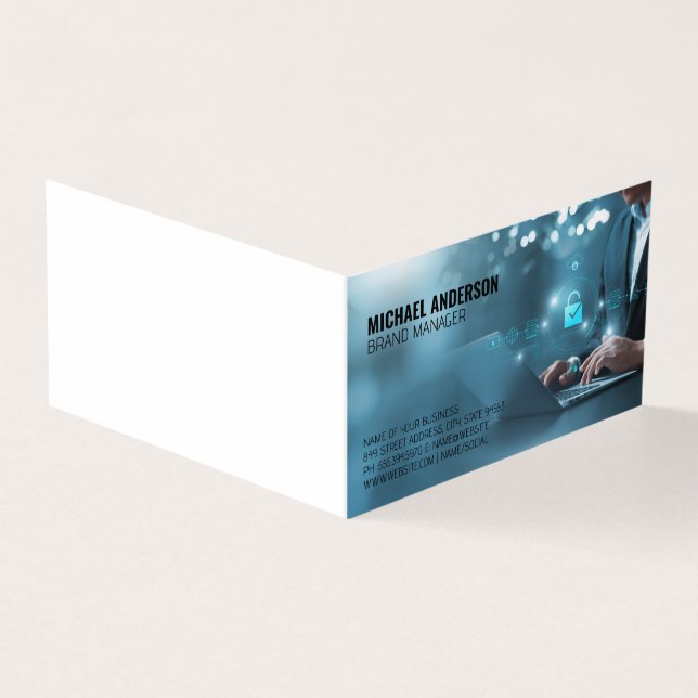 Geschäftsmann am Computer | Daten (Vorderseite)