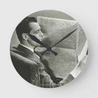 Geschäftsmann beim Lesen der Zeitung