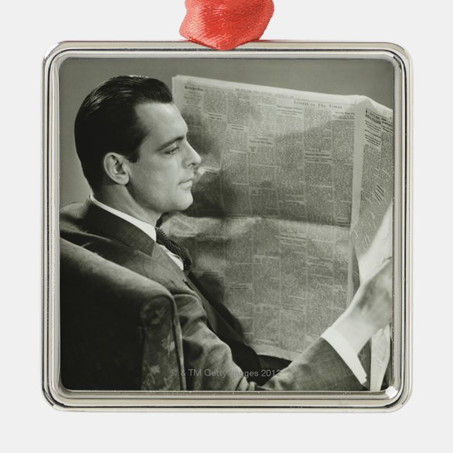 Geschäftsmann, der die Zeitung liest Ornament Aus Metall (Vorne)