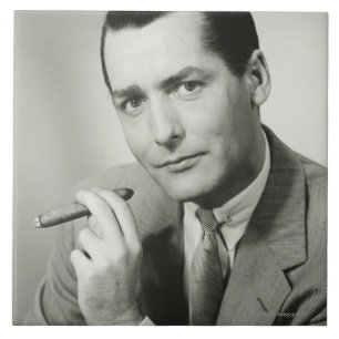 Geschäftsmann raucht Zigarre Fliese