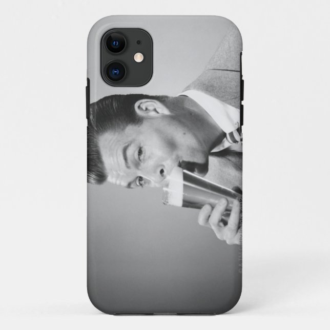 Geschäftsmann-trinkendes Bier Case-Mate iPhone Hülle (Rückseite)