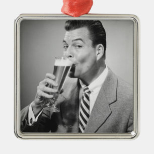 Geschäftsmann-trinkendes Bier Ornament Aus Metall