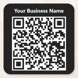 Geschäftsname plus QR-Code auf einem Rechteckiger Pappuntersetzer