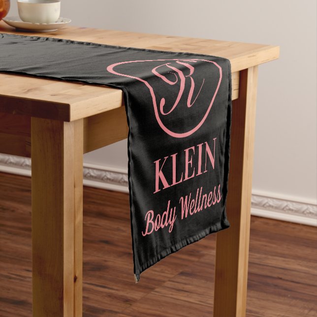 Geschäftstabelle mit Ihrem Logo und Text Kurzer Tischläufer (Beispiel)