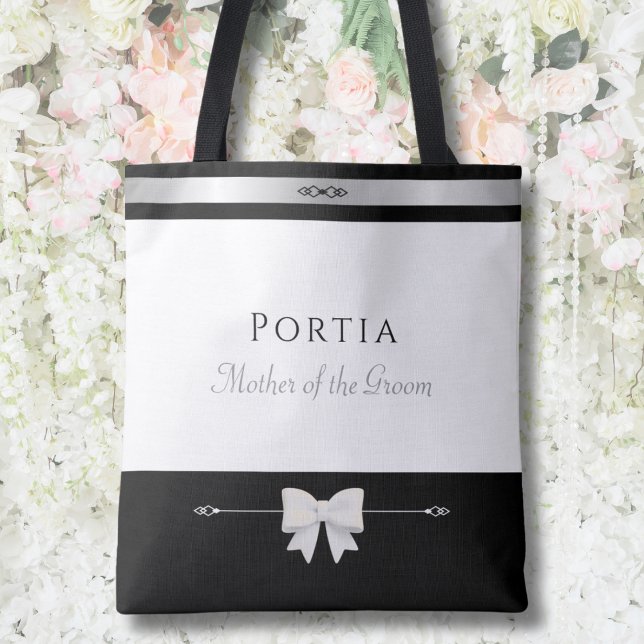 Geschenk für die Mutter des Bräutigams | Moderne L Tasche (Luxury personalized Mother of the Groom gift tote bag on a romantic garden wedding flower wall)