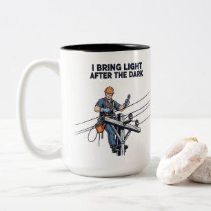 Geschenk für einen Leitungsmonteuer bei Sturmwiede Zweifarbige Tasse