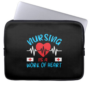 Geschenk für Krankenschwester   Krankenpflege ist  Laptopschutzhülle
