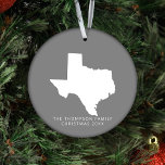 Geschenk für Paare Freunde Kunden Texas Weihnachte Keramik Ornament<br><div class="desc">Das "Texas Dark Gray Keramik Ornament mit Foto" ist eine raffinierte und personalisierte Ergänzung zu Ihrer Urlaubsstimmung. Mit Sorgfalt entworfen, bietet diese Keramik einen dunkelgrauen Hintergrund, der mit einer Grafik des Staat von Texas geschmückt ist, und Platz für Sie, um Ihr hochgeschätztes Foto hinzuzufügen. Die dunkelgraue Farbe verleiht Ihrem Urlaubsgefühl...</div>