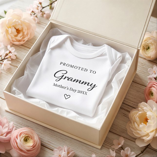 Geschenk zur Enthüllung der Schwangerschaft am Mut Baby Strampler (Mother’s Day Pregnancy Reveal Gift for Grammy Baby Bodysuit)