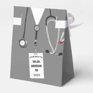 Geschenkbox zur Abschlussfeier der Krankenpflegesc Geschenkschachtel