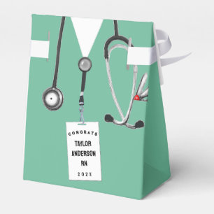 Geschenkbox zur Abschlussfeier der Krankenpflegesc Geschenkschachtel