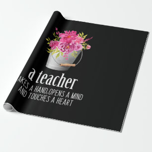Geschenke Lehrer   Ein Lehrer nimmt die Hand Geschenkpapier