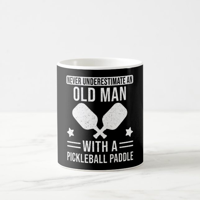 Geschenke von Pickleball unterschätzen niemals ein Kaffeetasse (Mittel)
