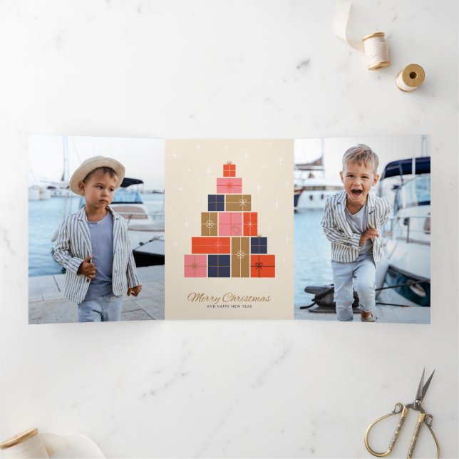 Geschenkstack Weihnachtsbaum Dreifach Gefaltete Urlaubskarte (Innenseite)