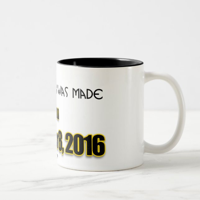 Geschichte am 8. November 2016 gemacht Zweifarbige Tasse (Rechts)