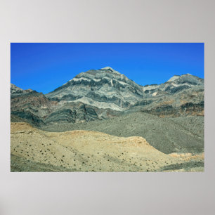 Geschichtete Gipfel der Mojave-Wüste Poster