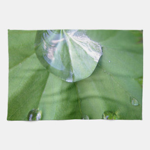 Geschirrtuch riesiger Wassertropfen mit Spiegelung