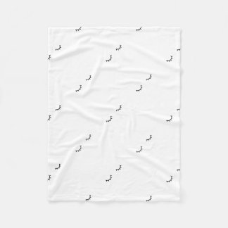 Geschlossene Augen, gerade Wimpern Fleecedecke