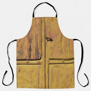 Geschlossener Holzschrank Schürze