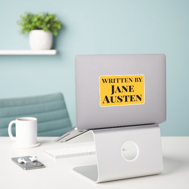 Geschrieben von Jane Austen Yellow Black Serif Tex Aufkleber (Laptop auf Schreibtisch)