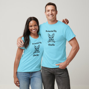 Geschützt durch meinen Boston-Terrier mit Namen T-Shirt