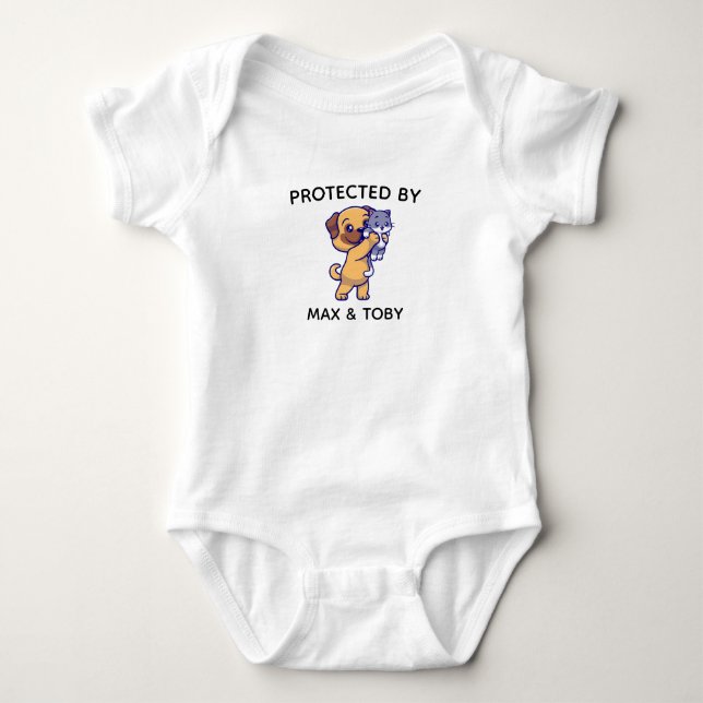 Geschützt von Hund und Katze Baby Duschgeschenk Ba Baby Strampler (Vorderseite)