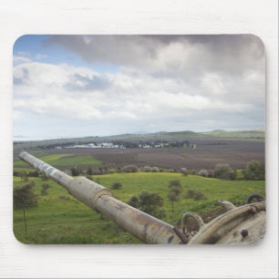 Geschützturm eines israelischen Panzers zeigt auf Mousepad