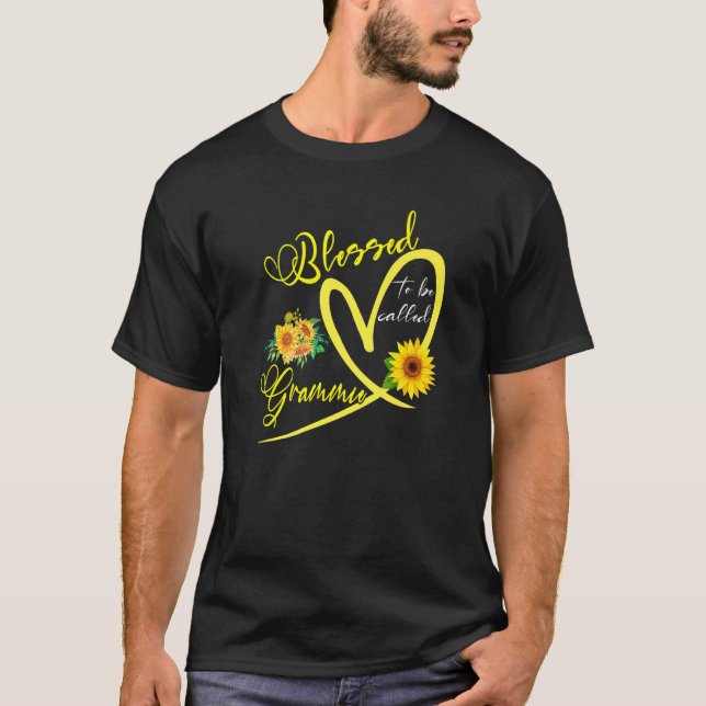 Gesegnet, als Grammie Sonnenblume Herzmotte genann T-Shirt (Vorderseite)