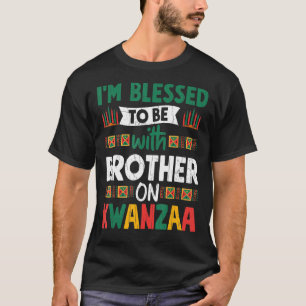 Gesegnet mit Bruder auf Kwanzaa Fun Afrikanischer T-Shirt