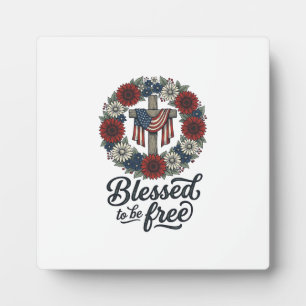 Gesegnet, um patriotisches Blumenkreuz-Shirt frei Fotoplatte